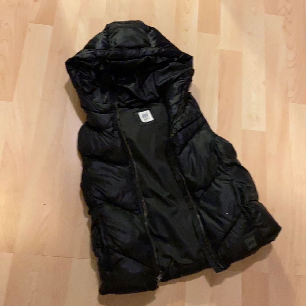 Gap girl/boy‎ black puffer vest size medium